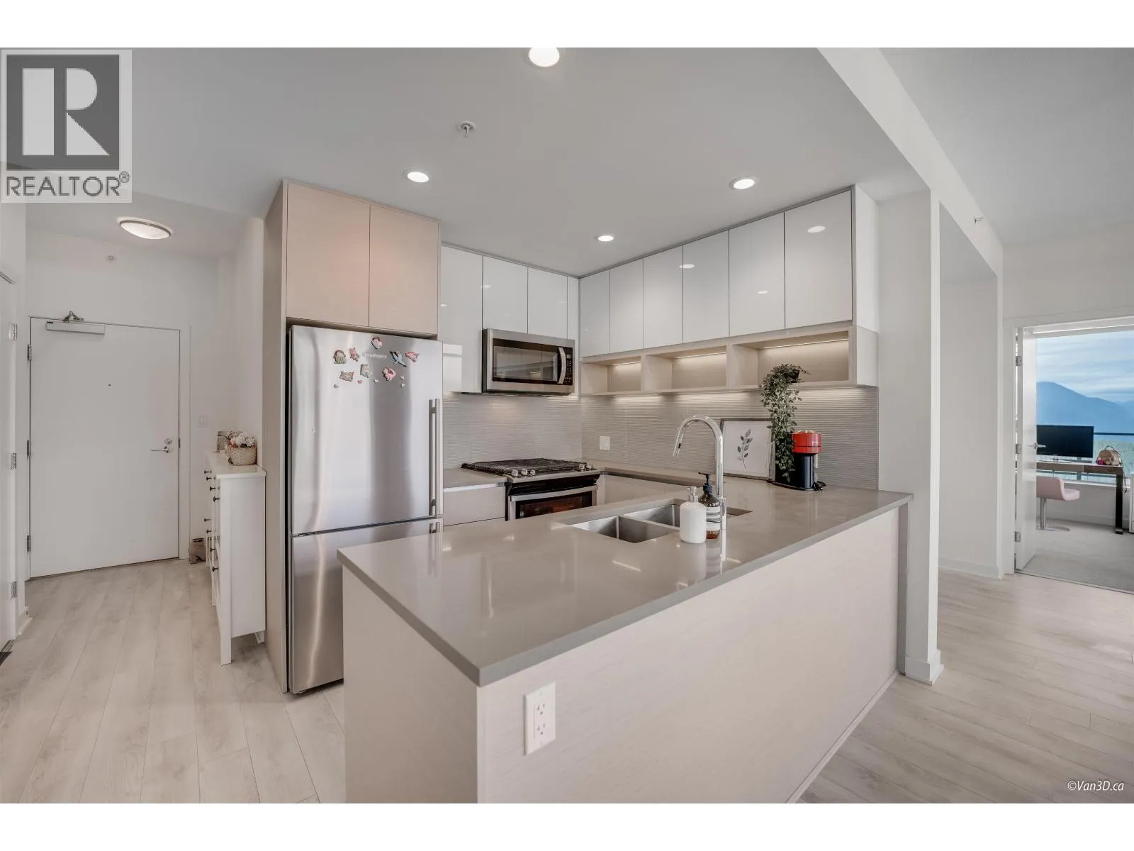 1103 8850 UNIVERSITY CRESCENT