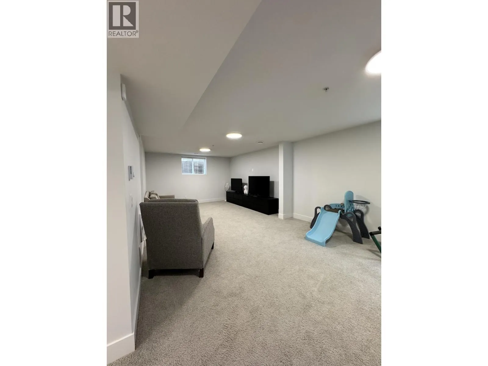 11124 239 STREET