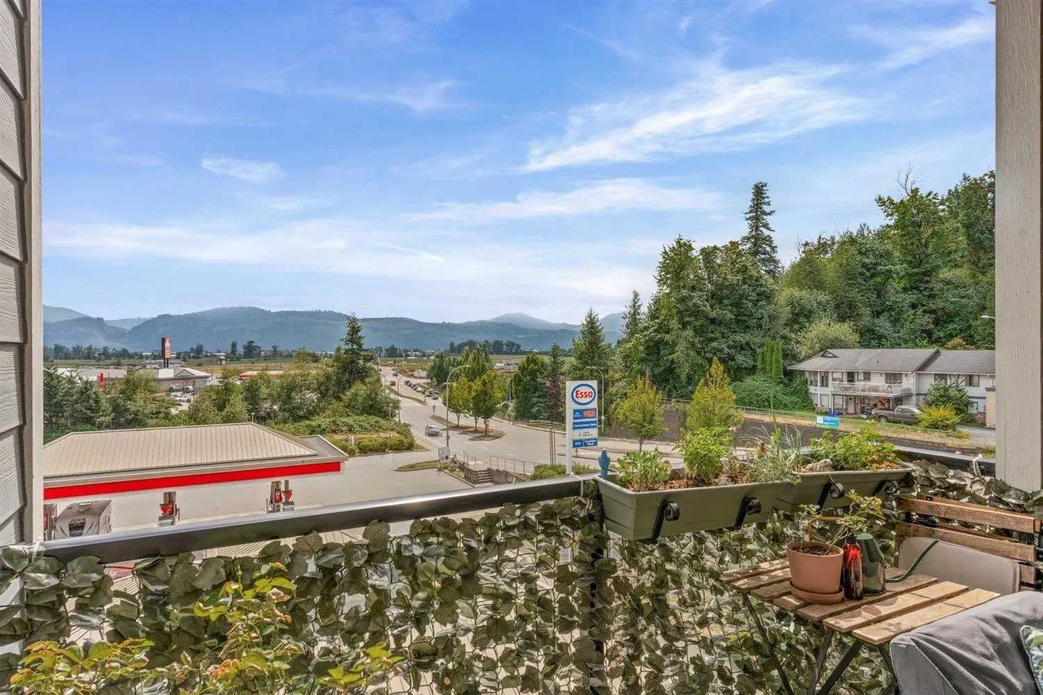 211 2242 WHATCOM ROAD