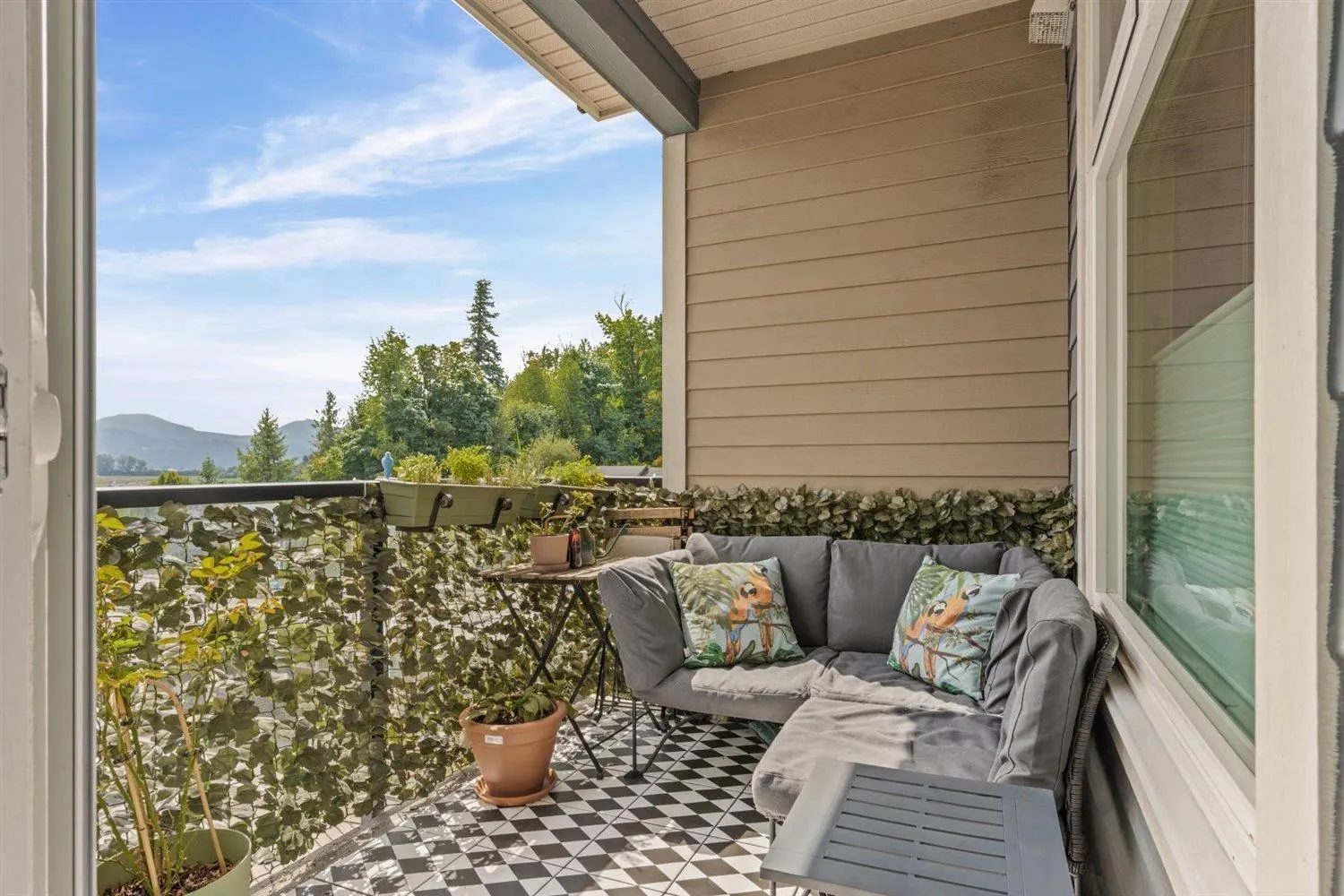 211 2242 WHATCOM ROAD