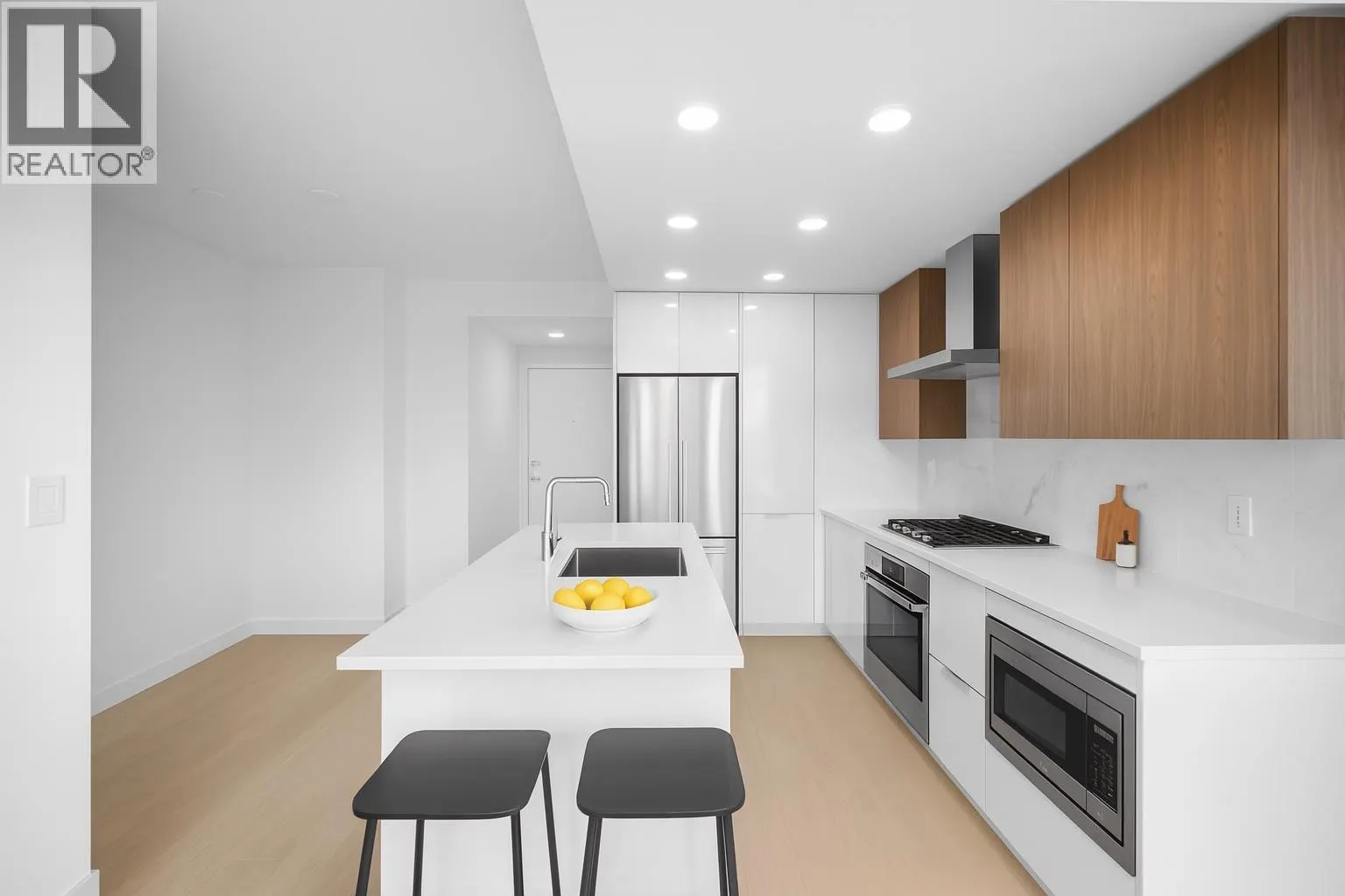 2107 7769 PARK CRESCENT