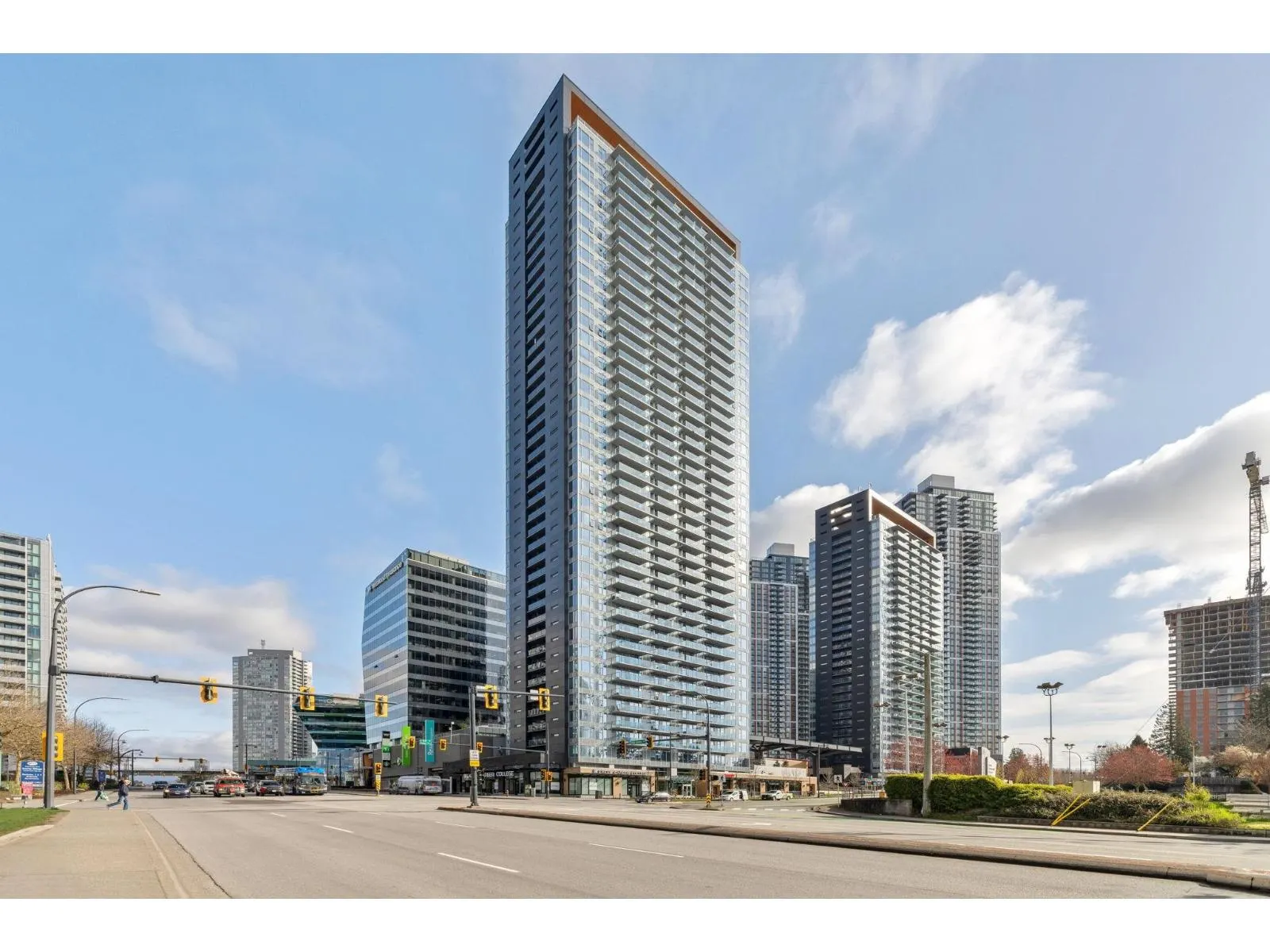 402 13615 FRASER HIGHWAY