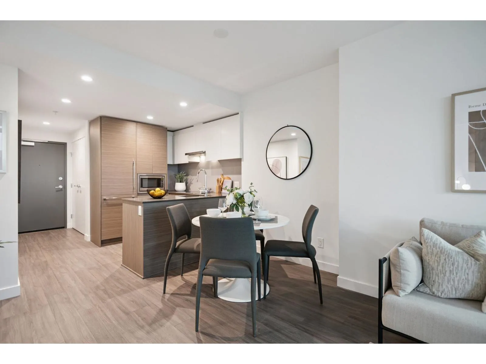 402 13615 FRASER HIGHWAY