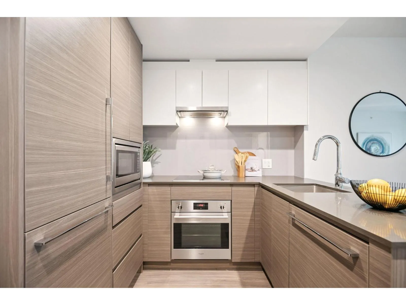 402 13615 FRASER HIGHWAY