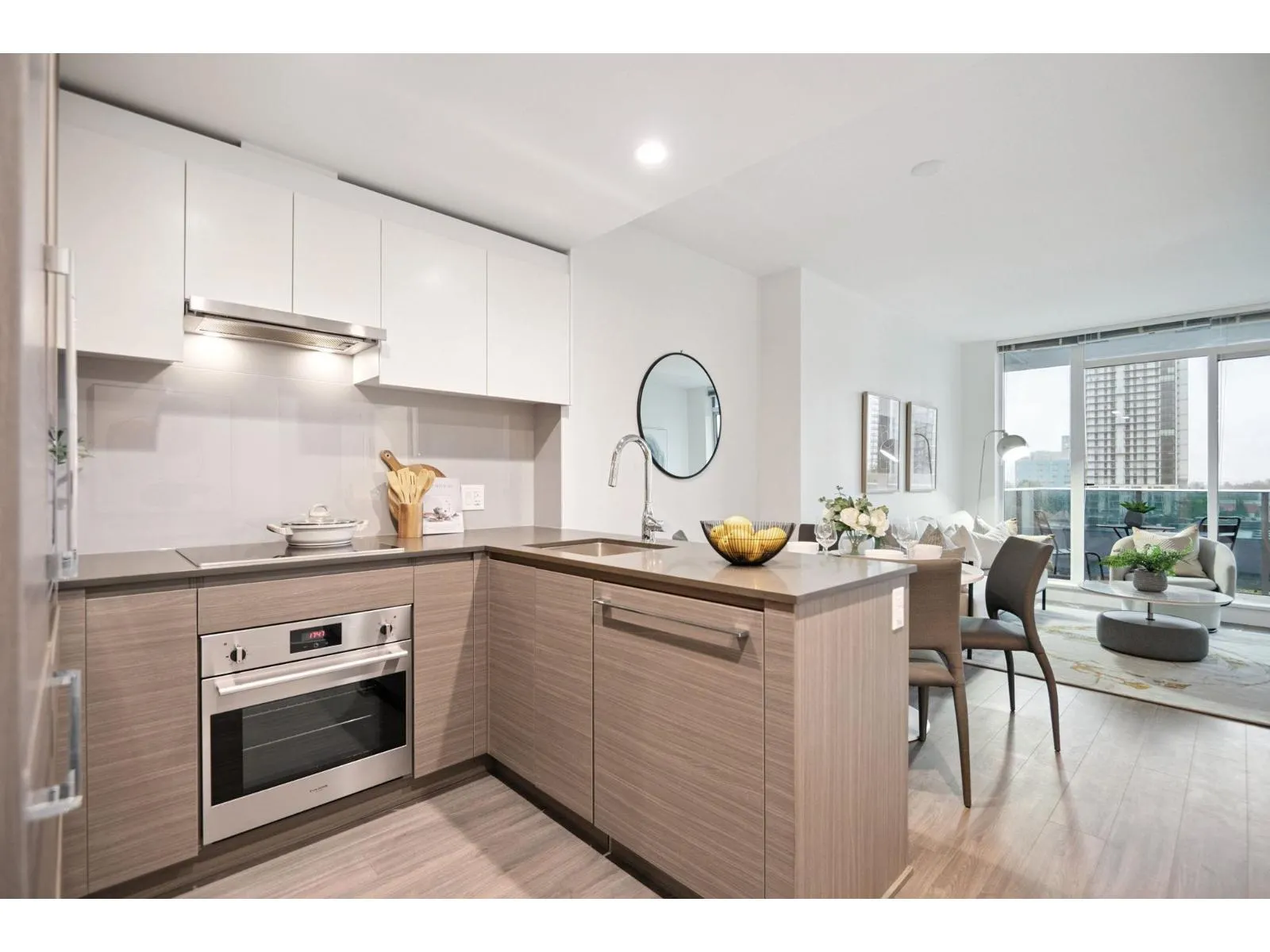 402 13615 FRASER HIGHWAY