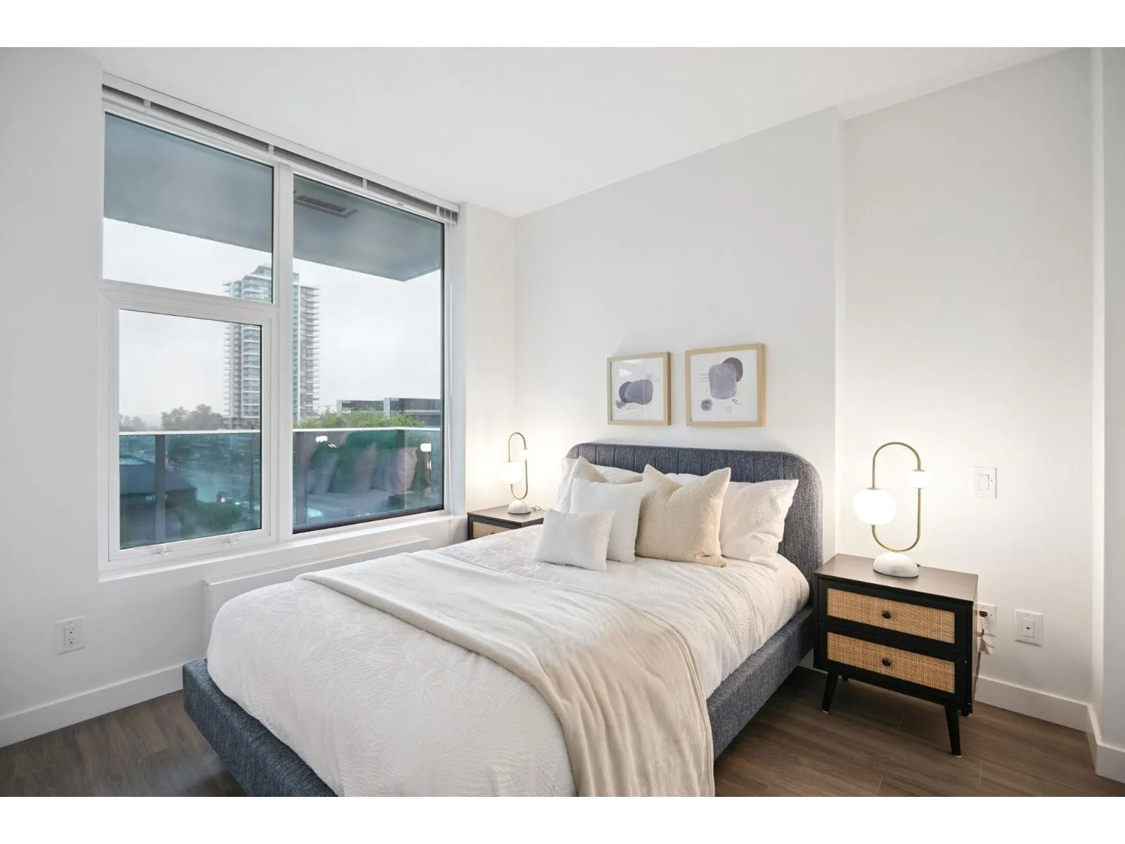 402 13615 FRASER HIGHWAY