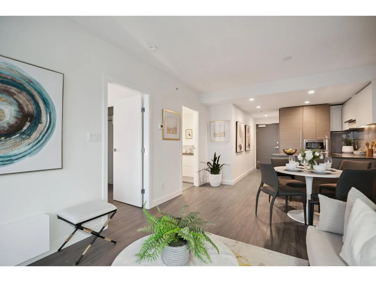 402 13615 FRASER HIGHWAY