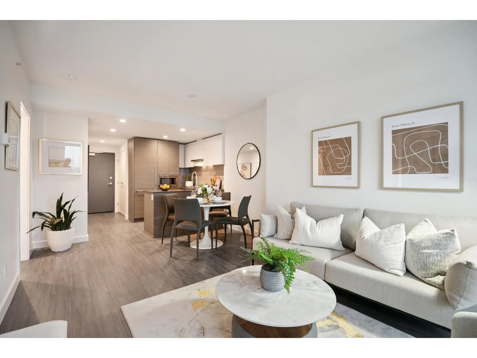 402 13615 FRASER HIGHWAY