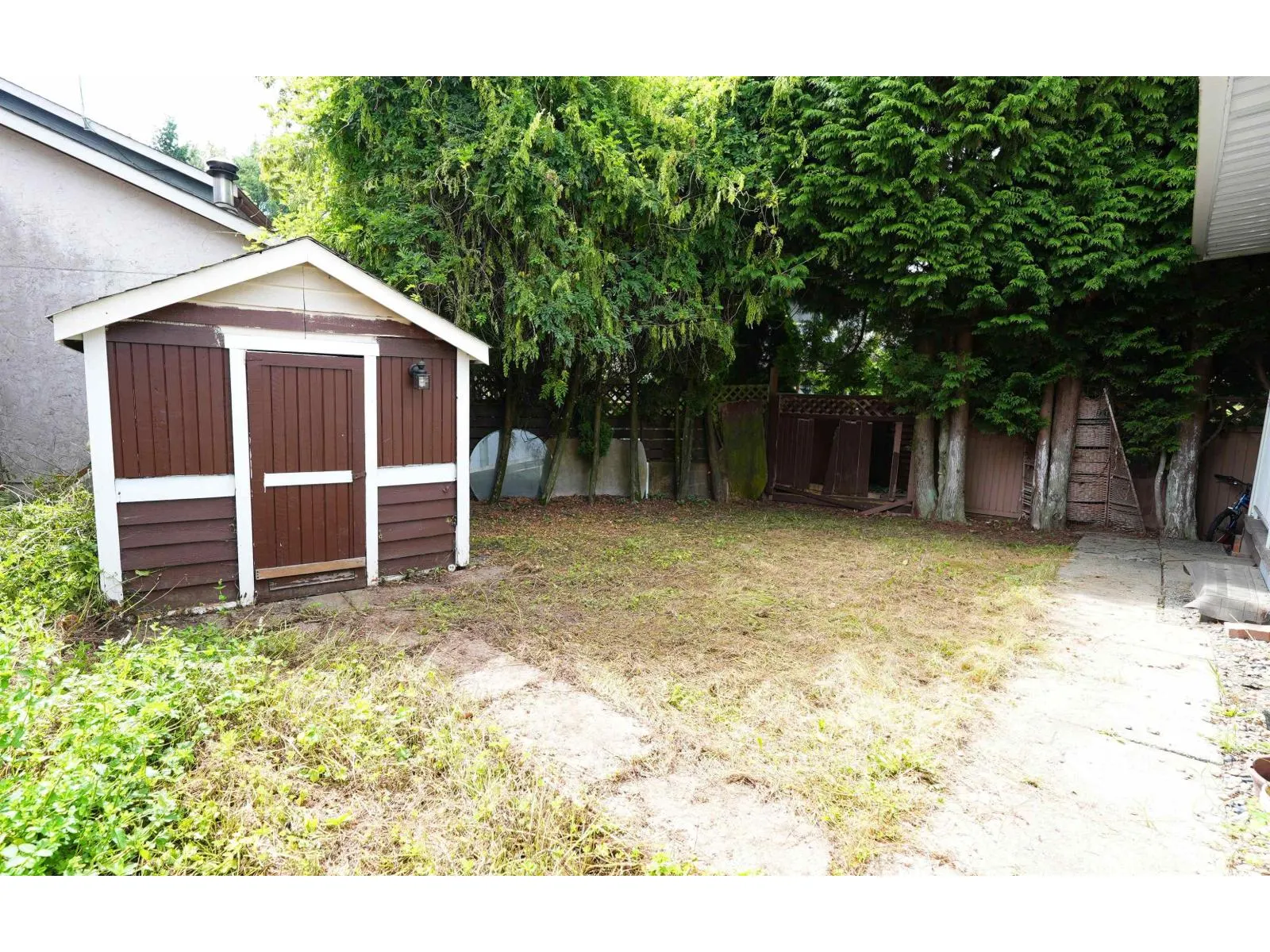 13902 LAUREL DRIVE