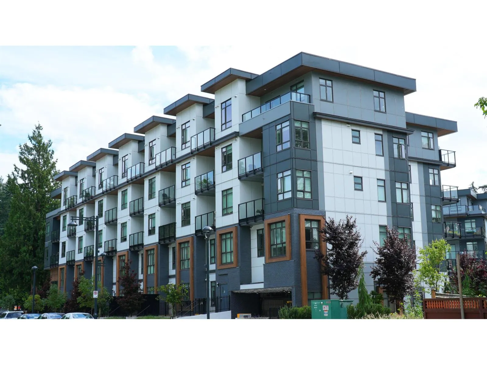 13902 LAUREL DRIVE