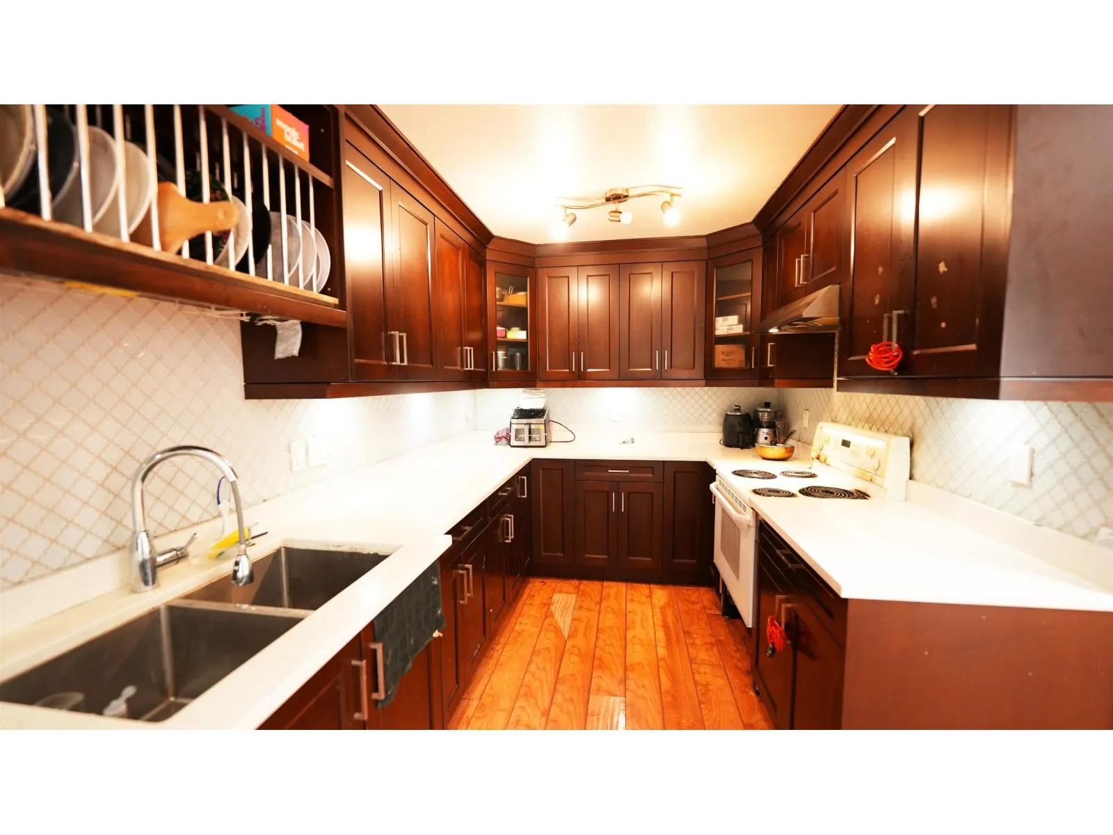 13902 LAUREL DRIVE
