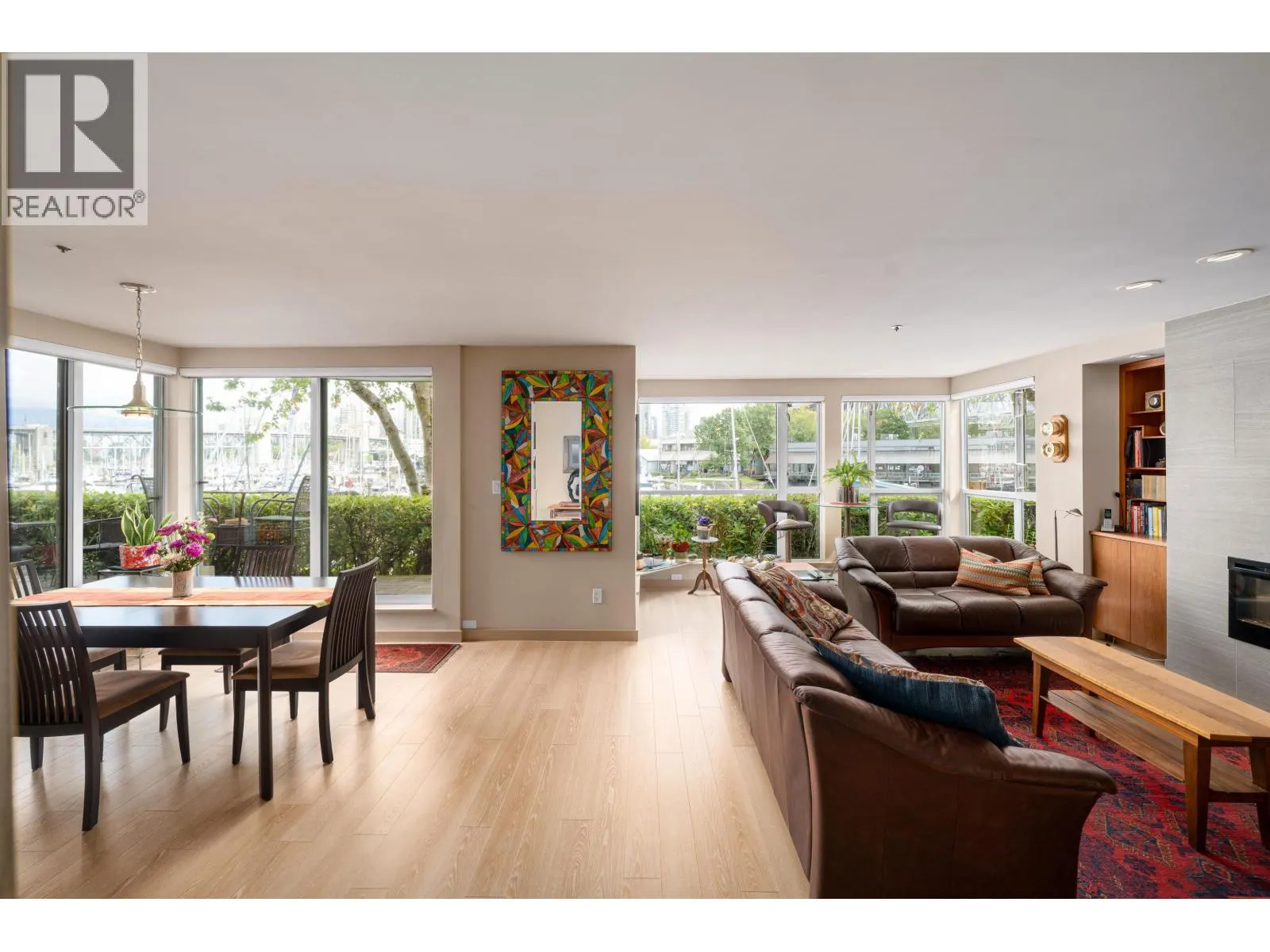 108 1502 ISLAND PARK WALK