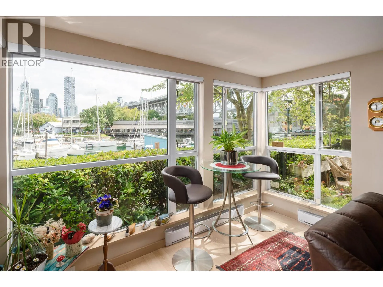 108 1502 ISLAND PARK WALK