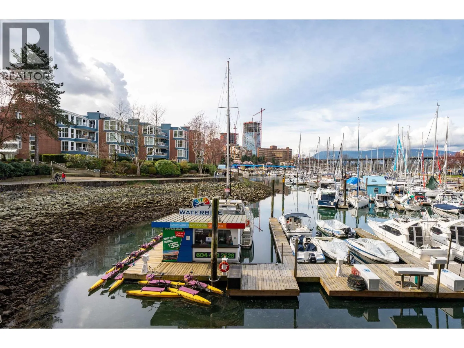 108 1502 ISLAND PARK WALK
