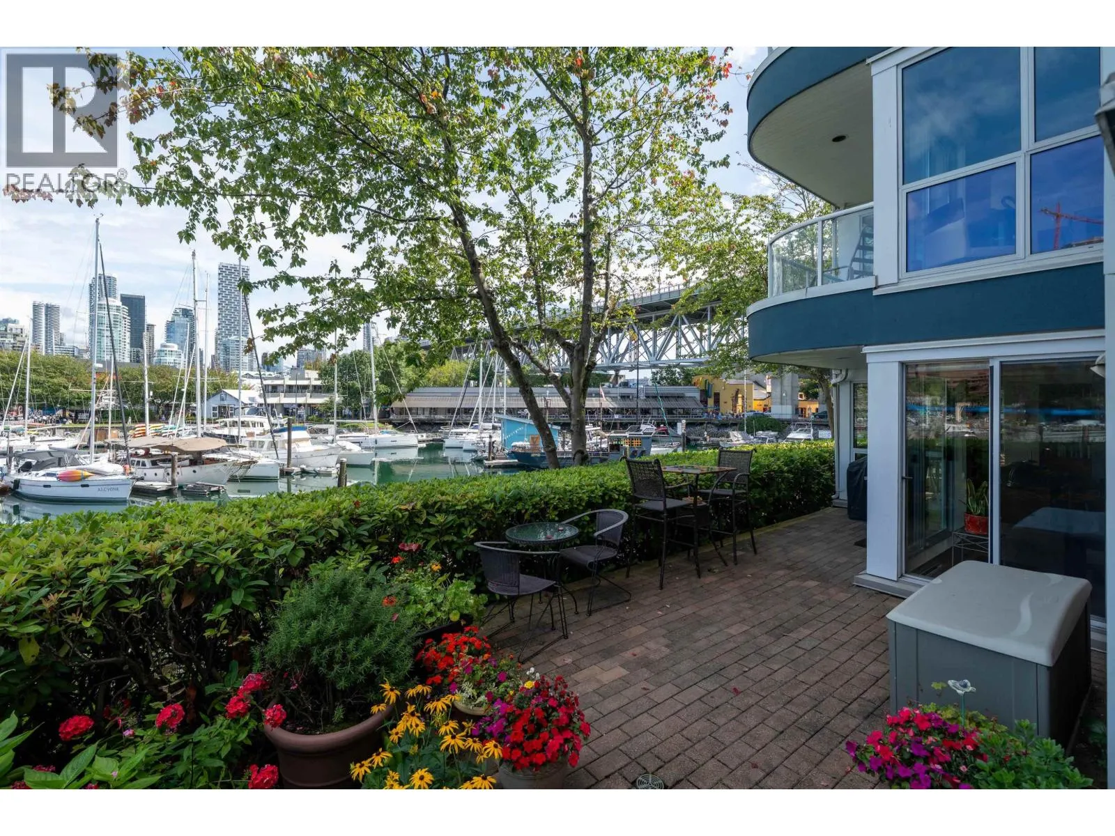 108 1502 ISLAND PARK WALK