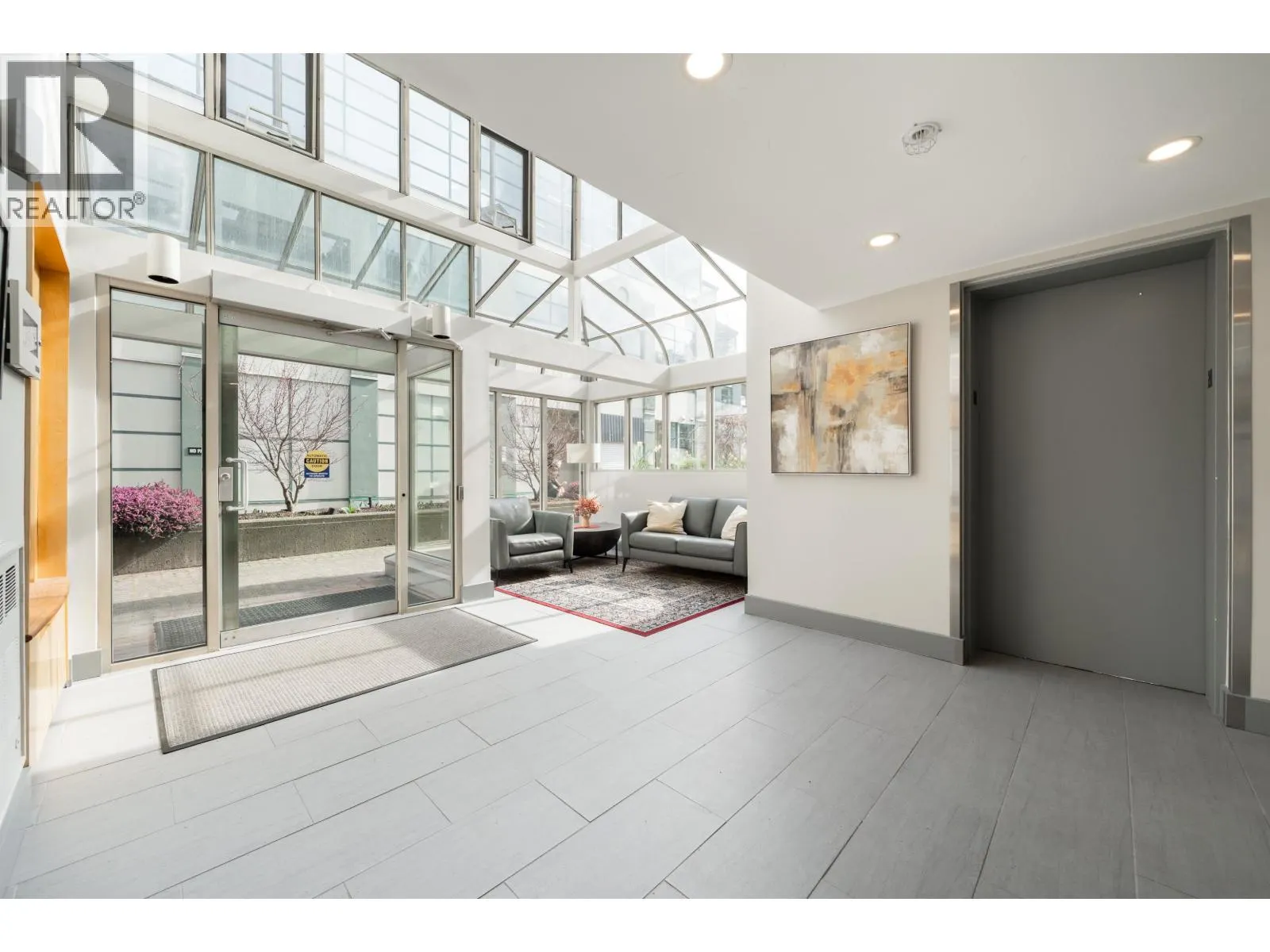 108 1502 ISLAND PARK WALK