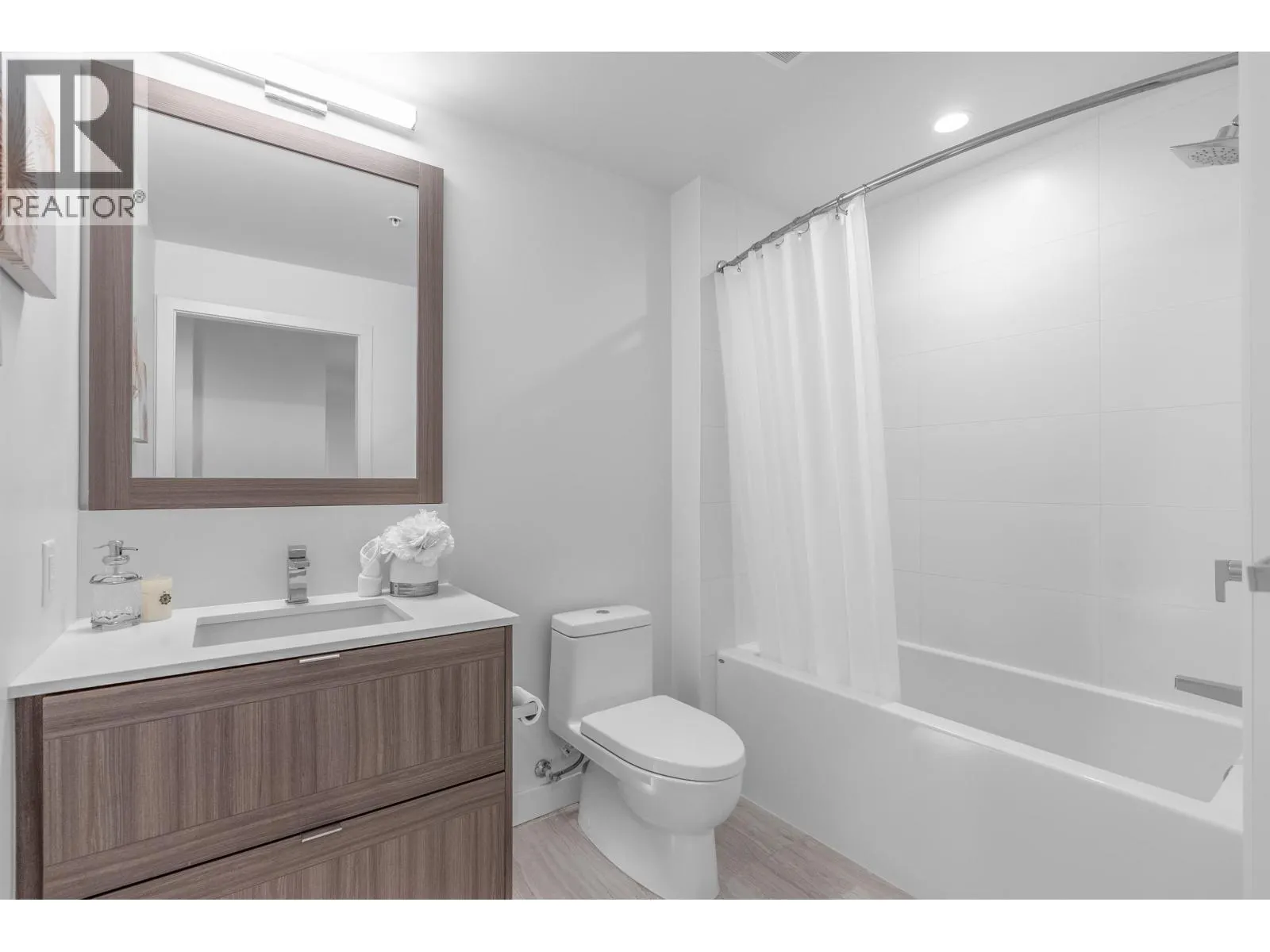2702 2311 BETA AVENUE