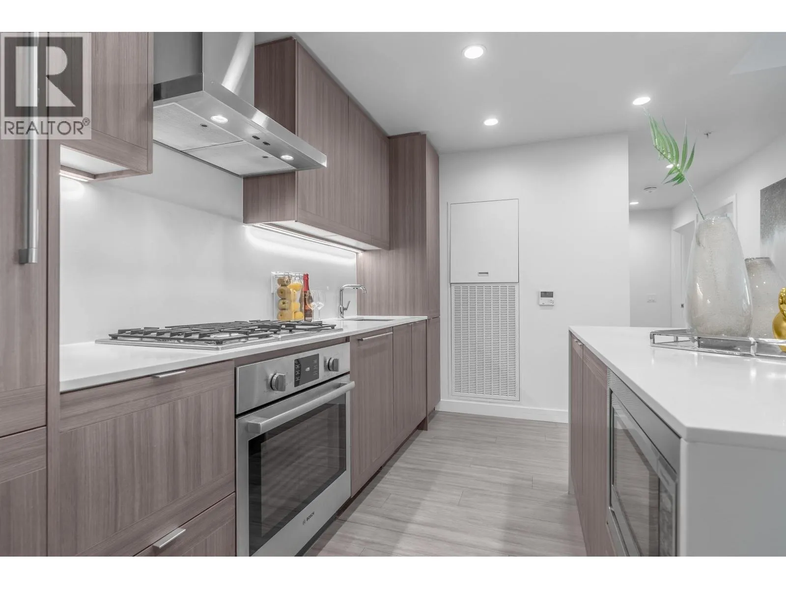 2702 2311 BETA AVENUE