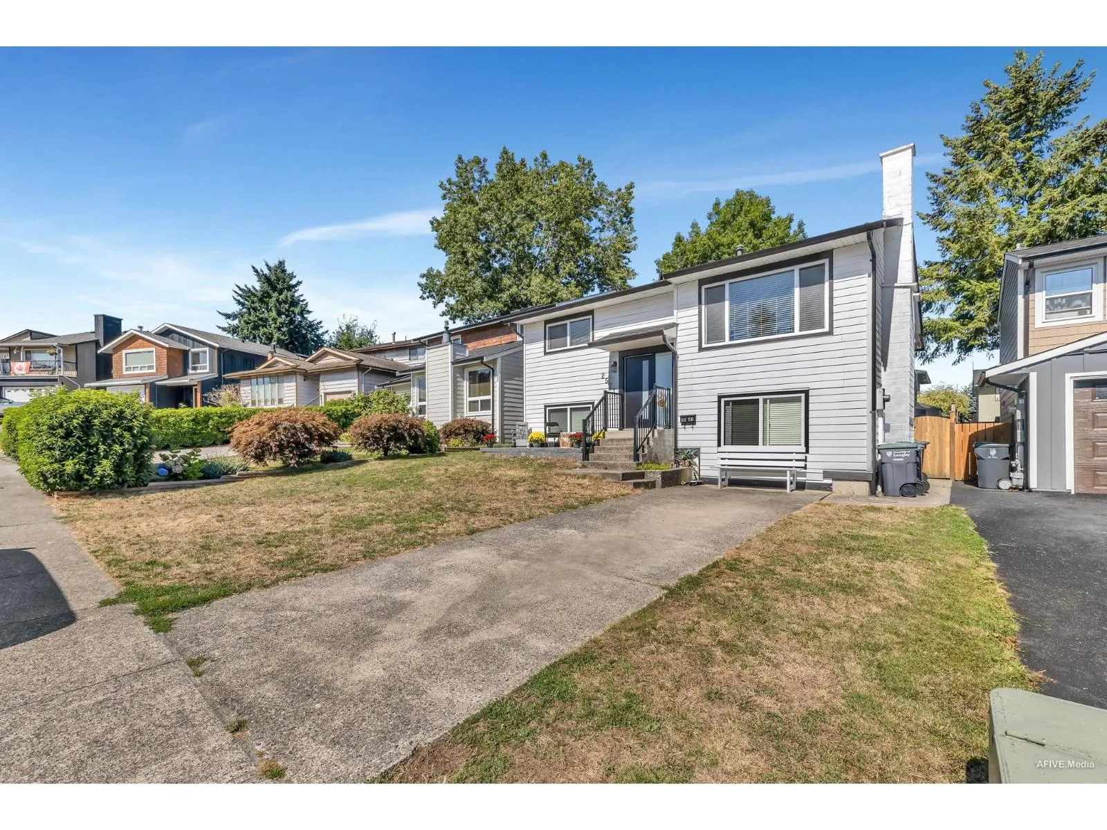 2521 WILDING CRESCENT