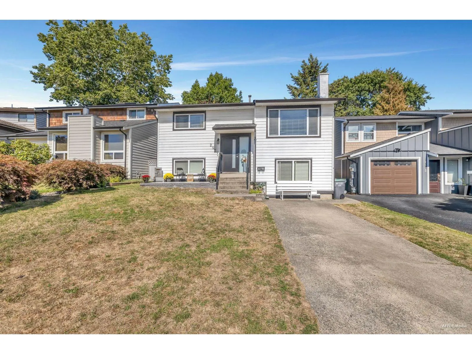 2521 WILDING CRESCENT