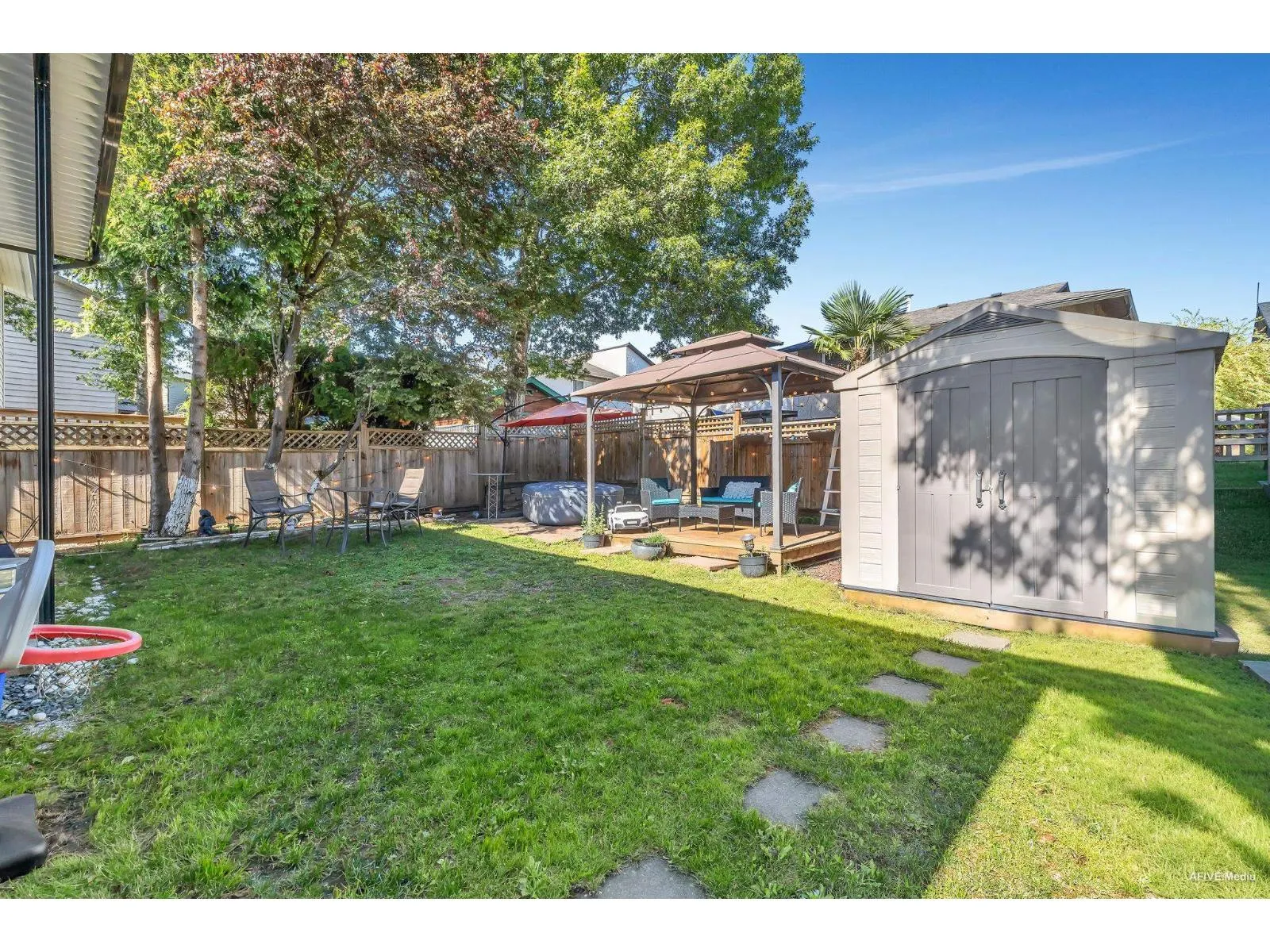 2521 WILDING CRESCENT