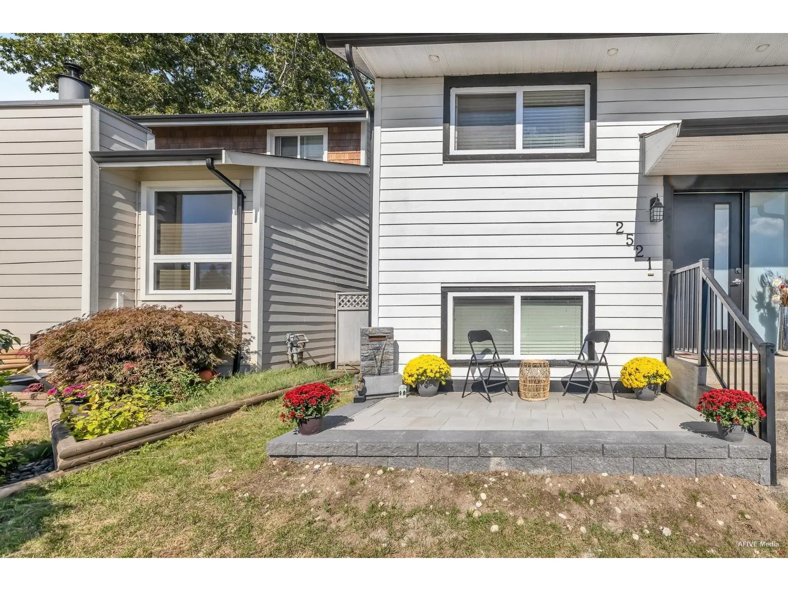 2521 WILDING CRESCENT