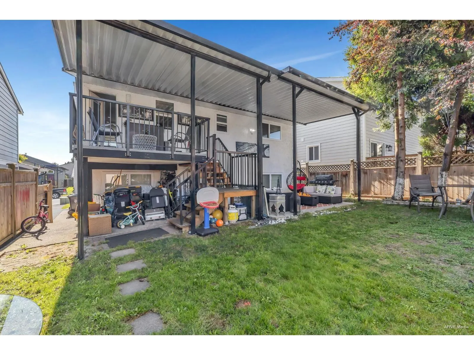 2521 WILDING CRESCENT