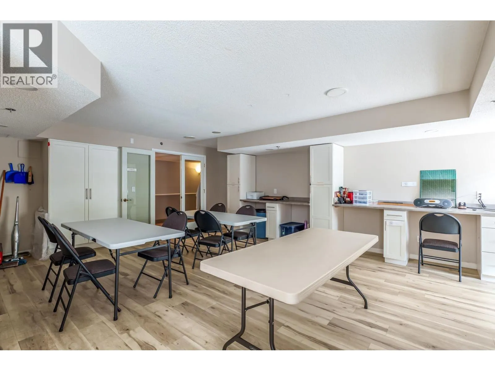 305 1235 QUAYSIDE DRIVE