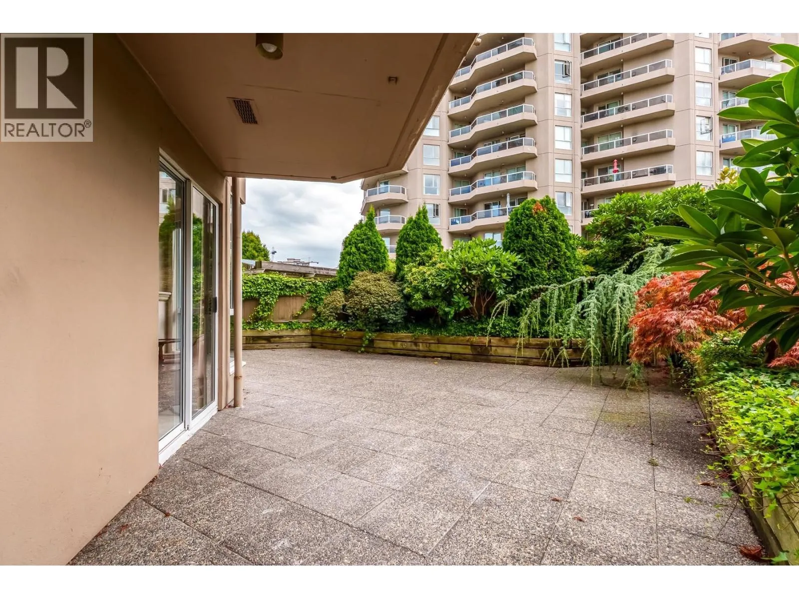 305 1235 QUAYSIDE DRIVE