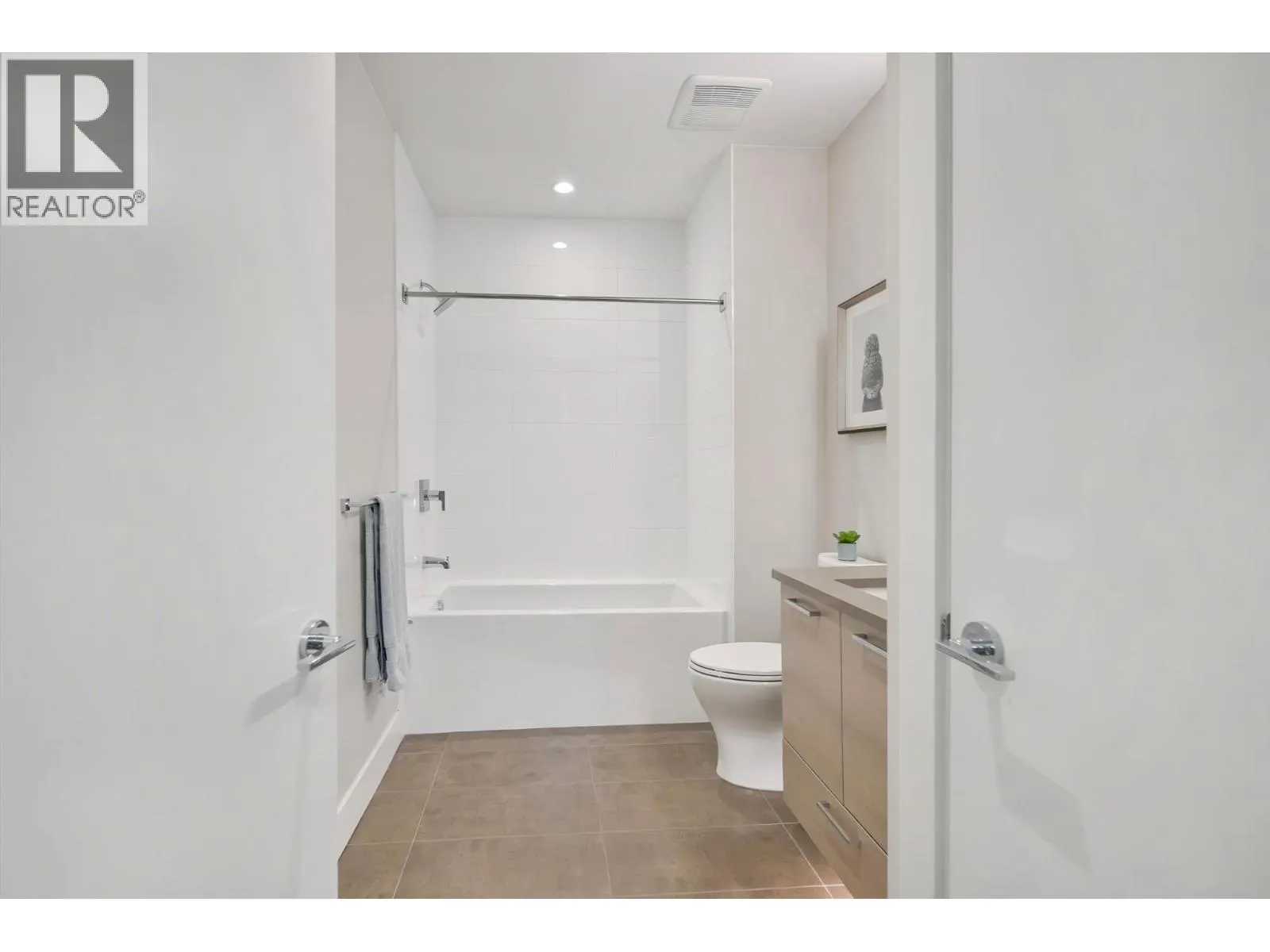 3482 MARINE WAY