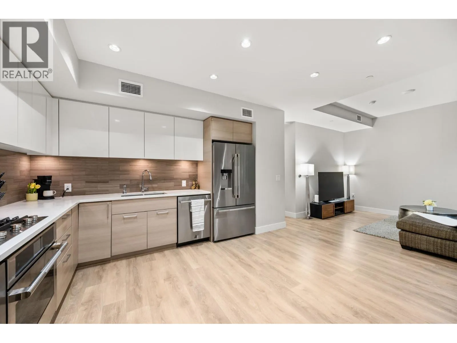 3482 MARINE WAY