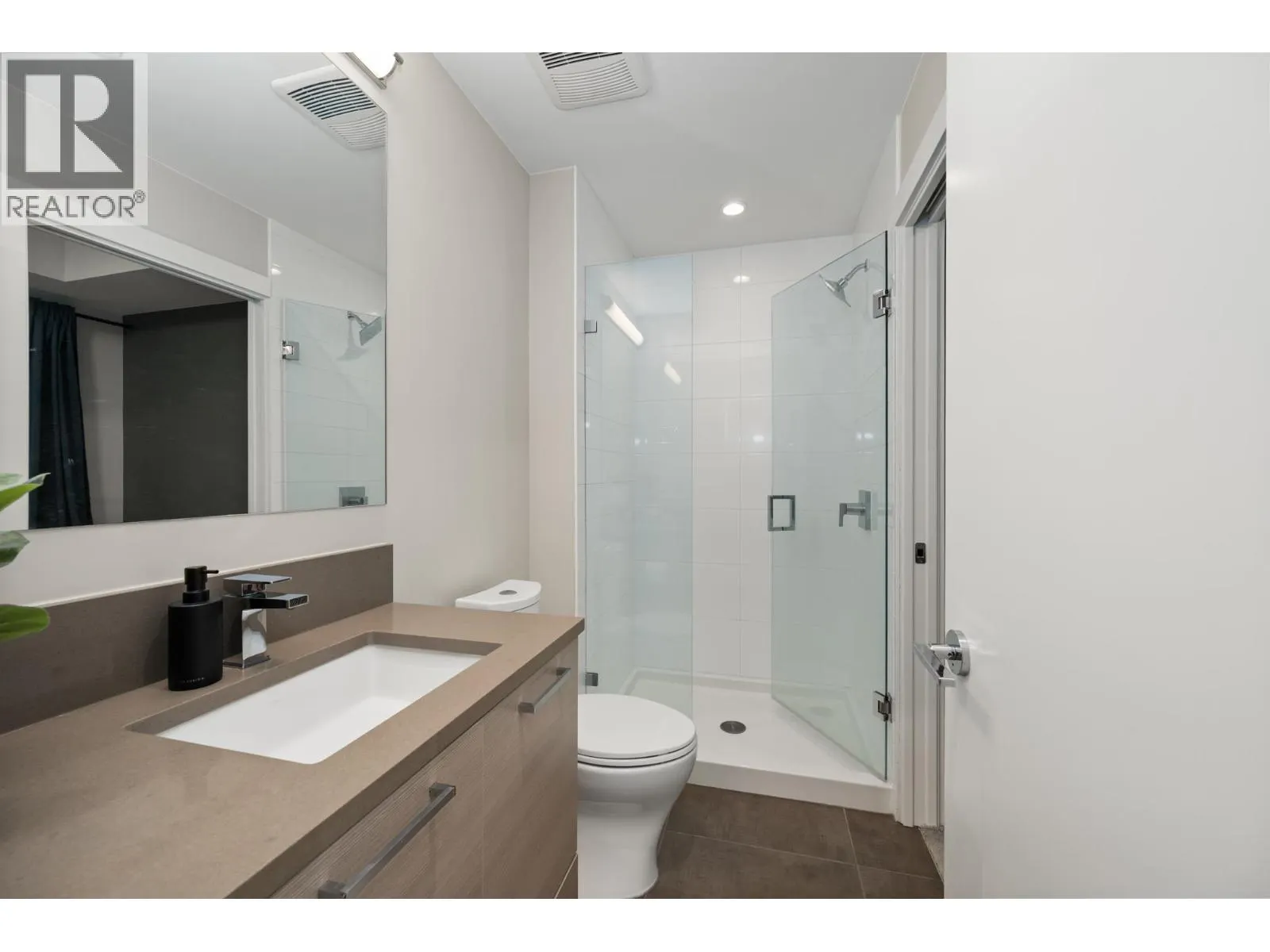 3482 MARINE WAY
