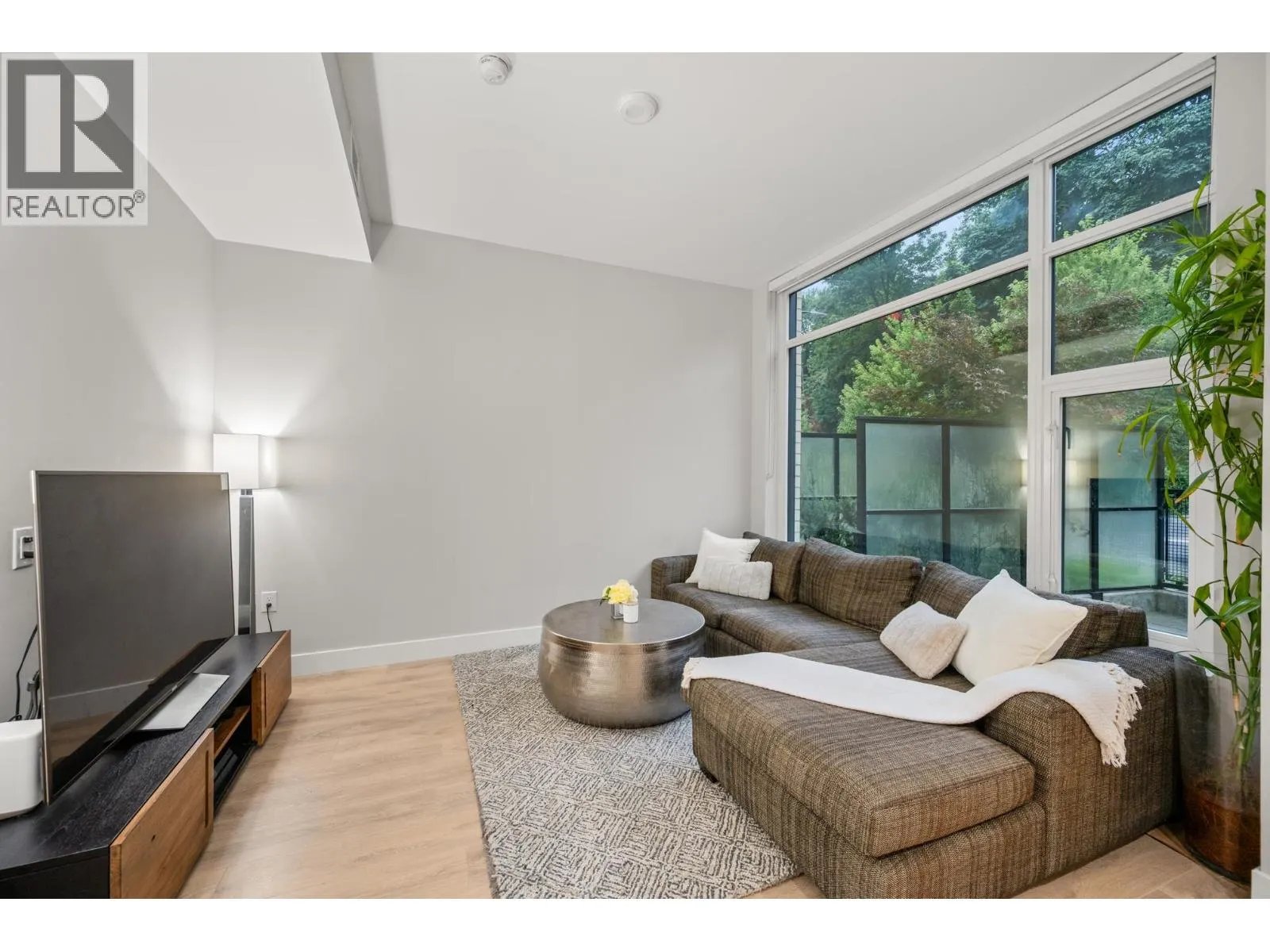 3482 MARINE WAY