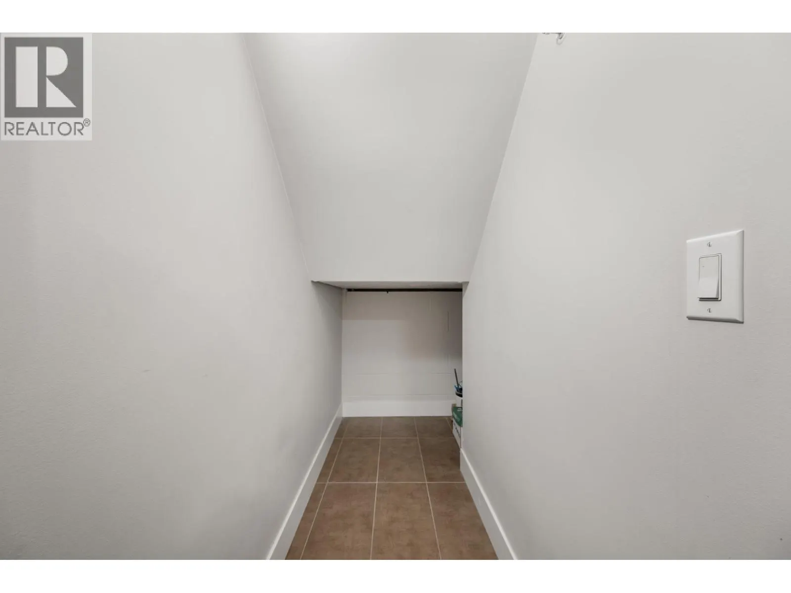 3482 MARINE WAY