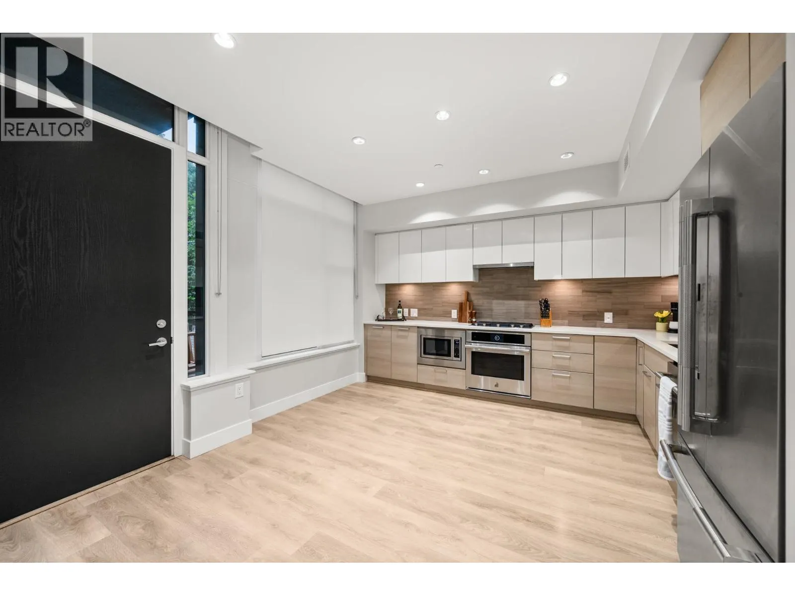 3482 MARINE WAY