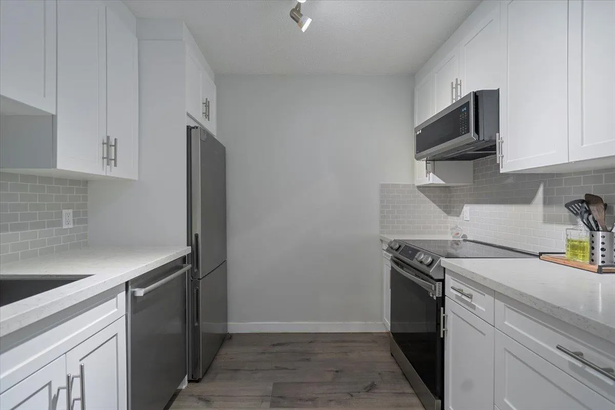 168C 8635 120 STREET