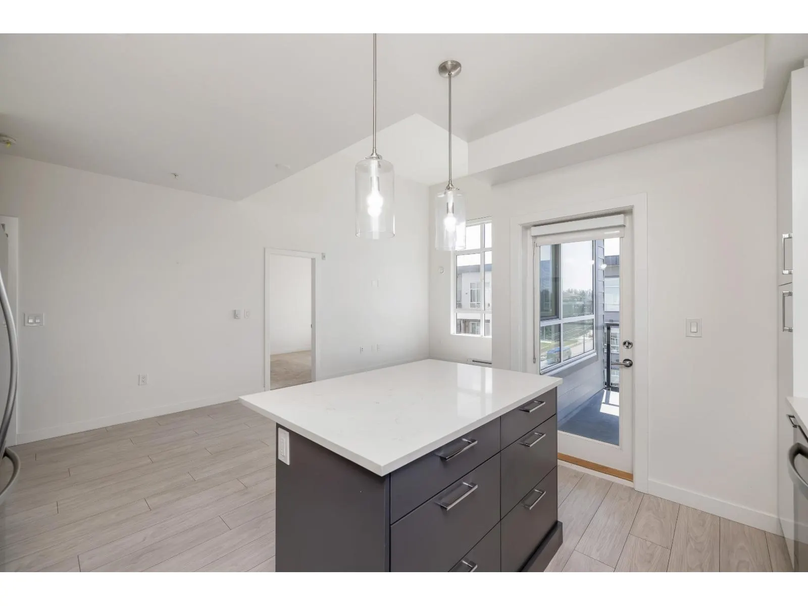 B618 20834 80 AVENUE