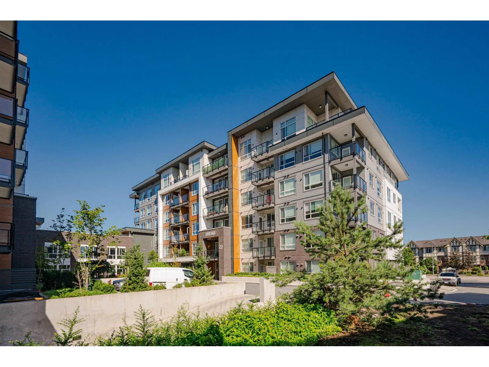 B618 20834 80 AVENUE