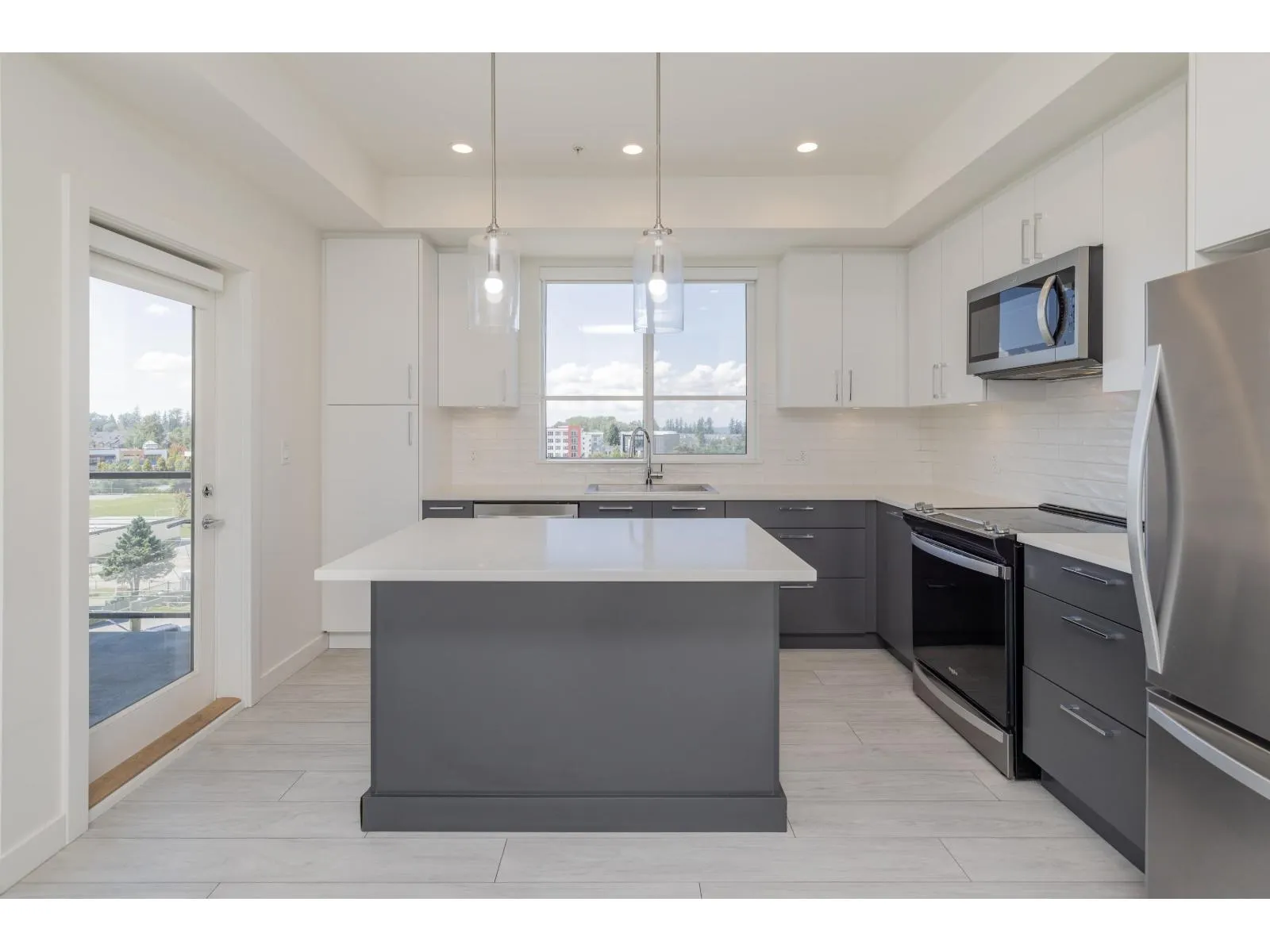 B618 20834 80 AVENUE