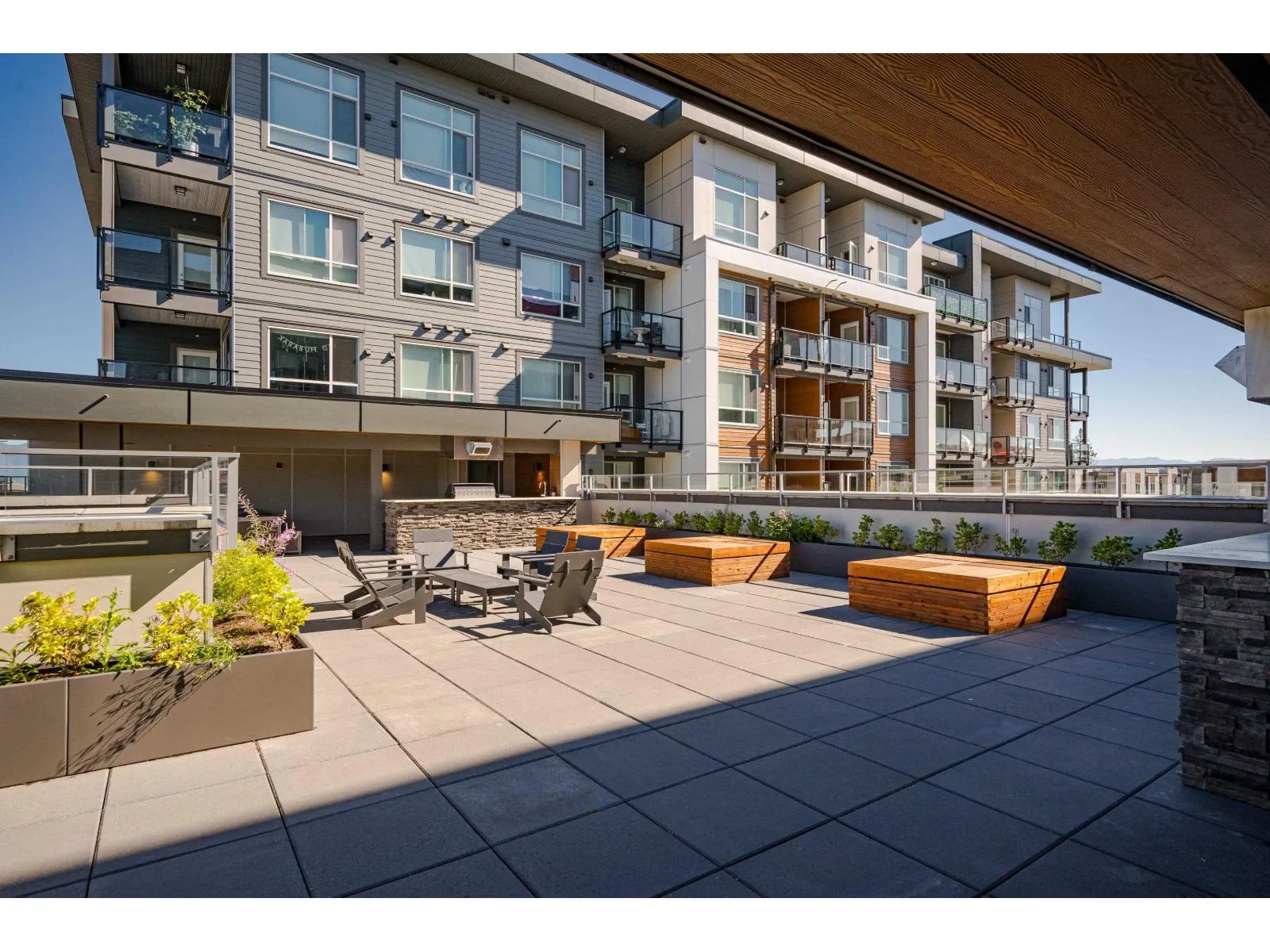 B618 20834 80 AVENUE