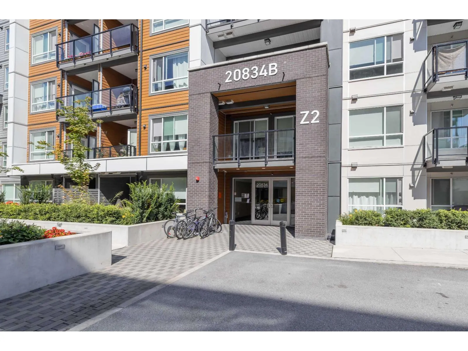 B618 20834 80 AVENUE