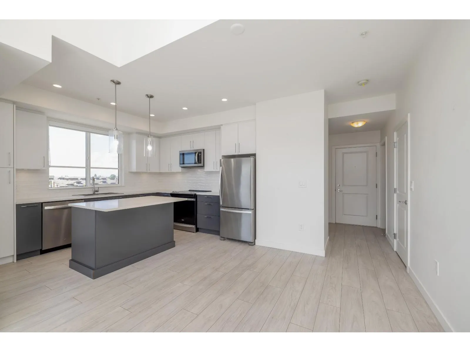 B618 20834 80 AVENUE