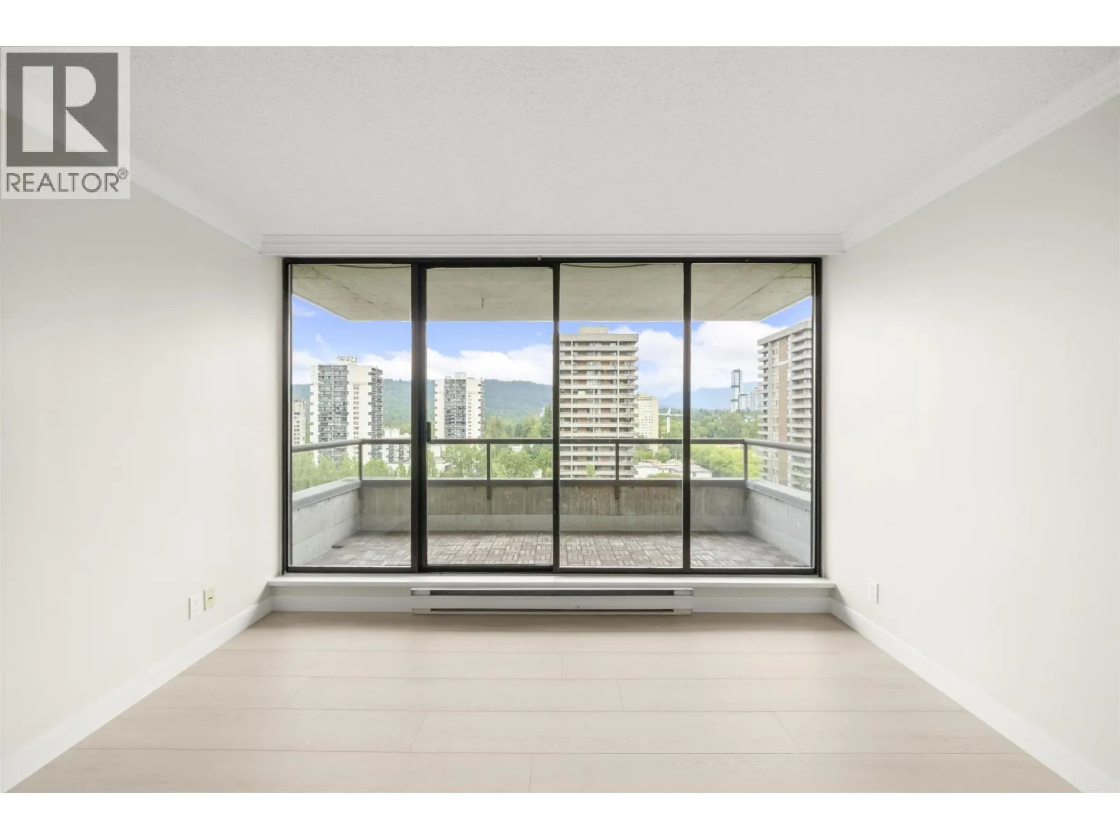 1807 3970 CARRIGAN CRESCENT