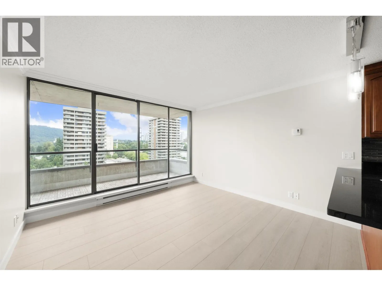 1807 3970 CARRIGAN CRESCENT