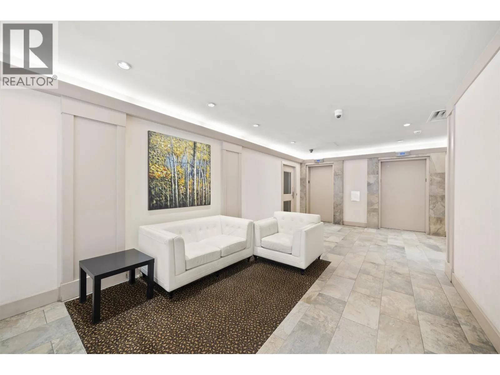 1807 3970 CARRIGAN CRESCENT