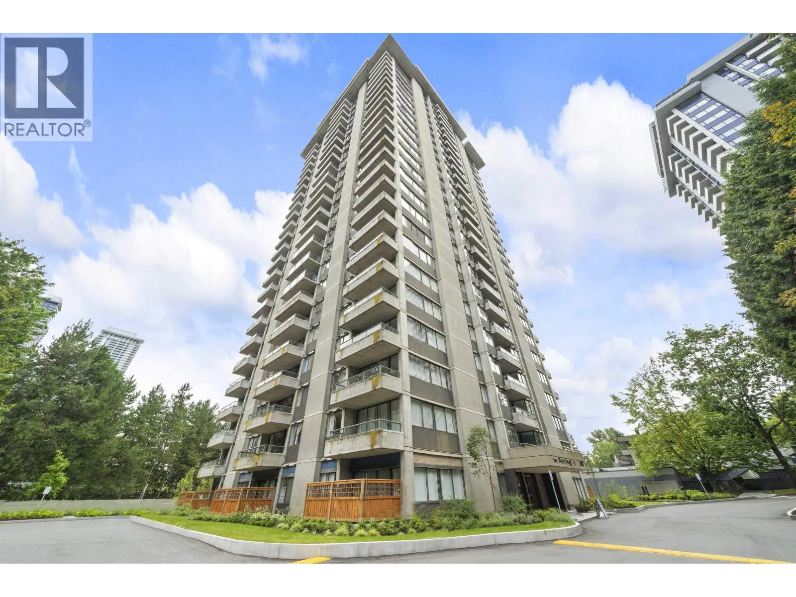 1807 3970 CARRIGAN CRESCENT