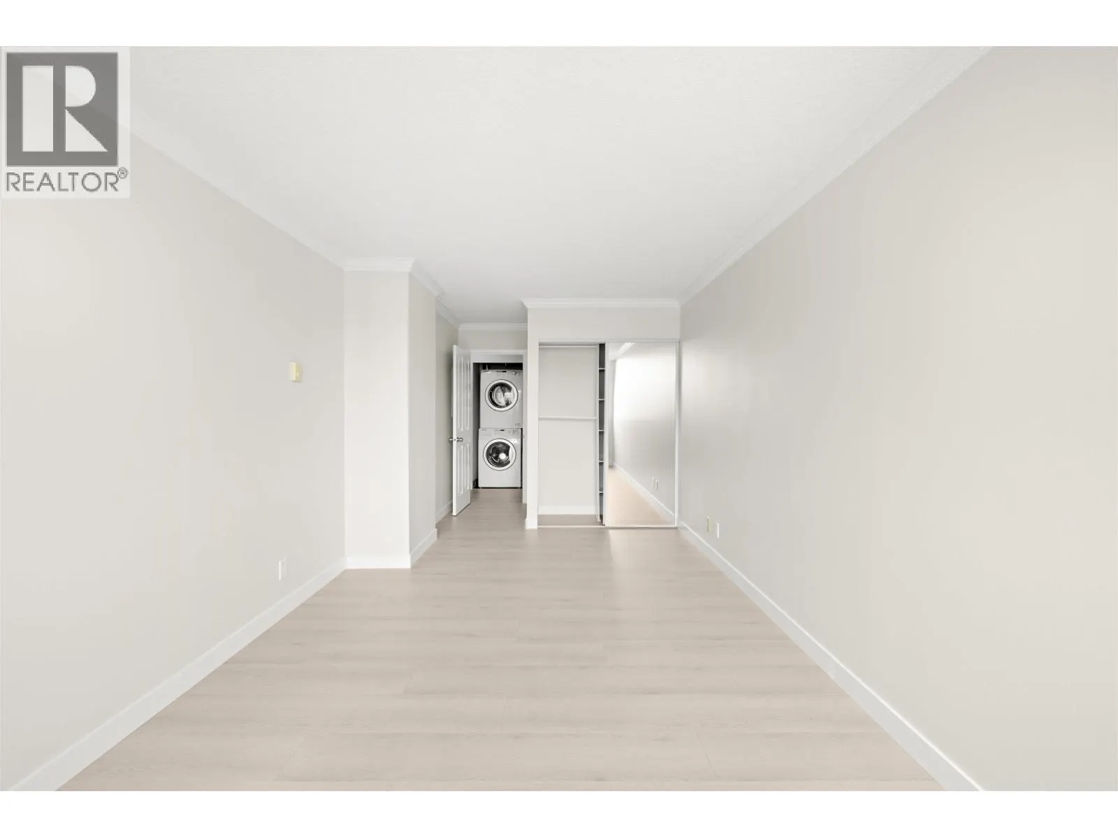 1807 3970 CARRIGAN CRESCENT