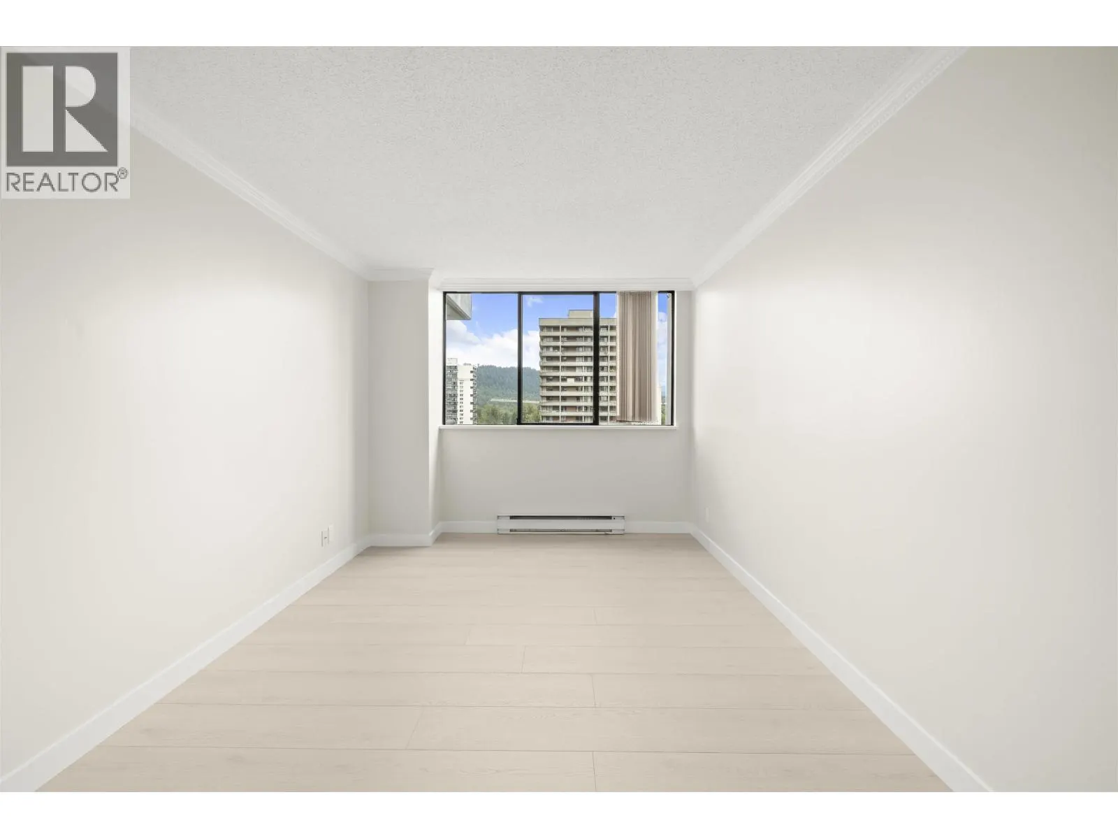 1807 3970 CARRIGAN CRESCENT