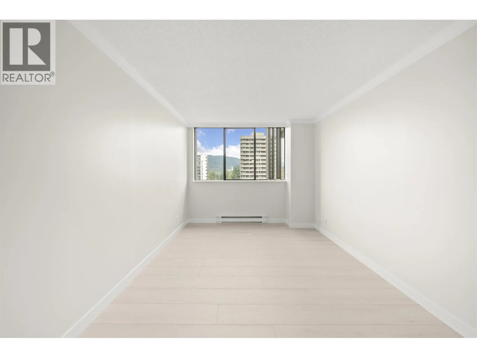 1807 3970 CARRIGAN CRESCENT