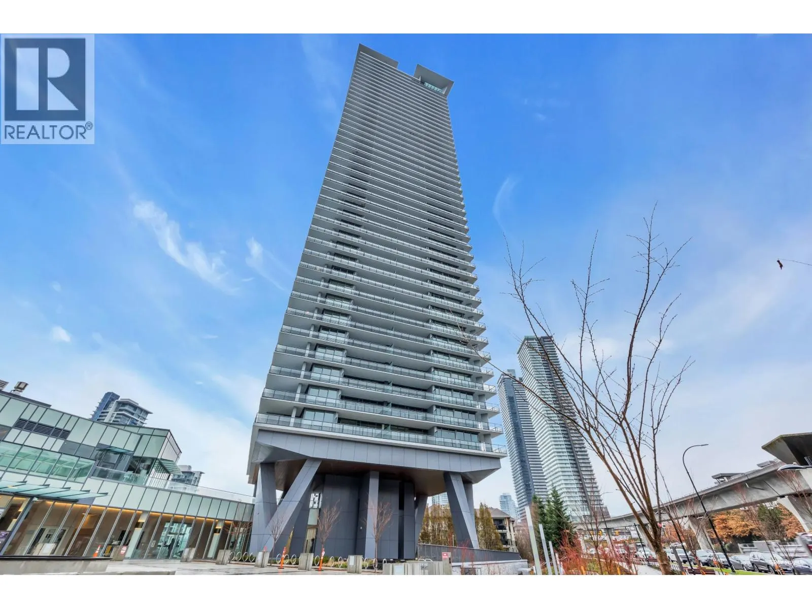 4202 4720 LOUGHEED HIGHWAY